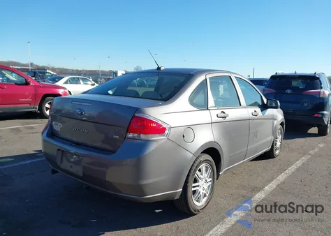 2011 Ford Focus Se z USA, uszkodzony, nr VIN 1FAHP3FNXBW132398
